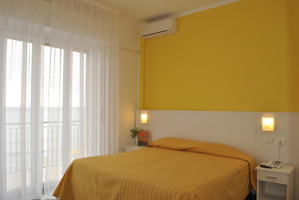 Hotel Bristol Laigueglia Eksteriør billede