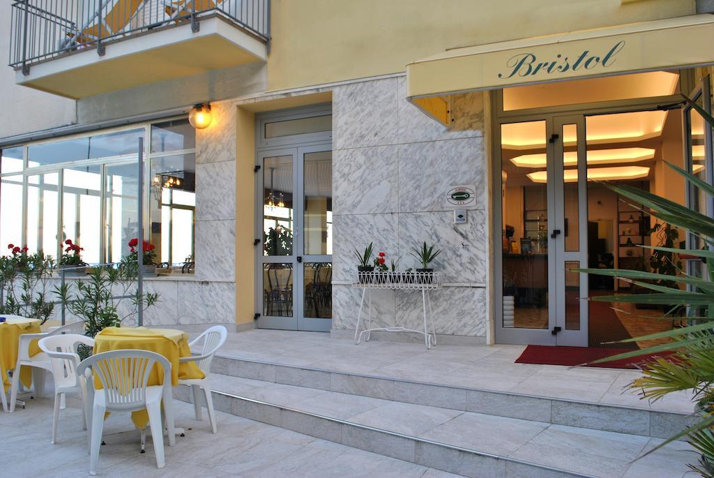 Hotel Bristol Laigueglia Eksteriør billede