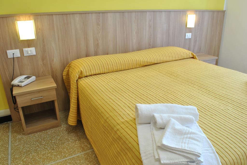 Hotel Bristol Laigueglia Eksteriør billede