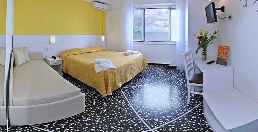 Hotel Bristol Laigueglia Eksteriør billede